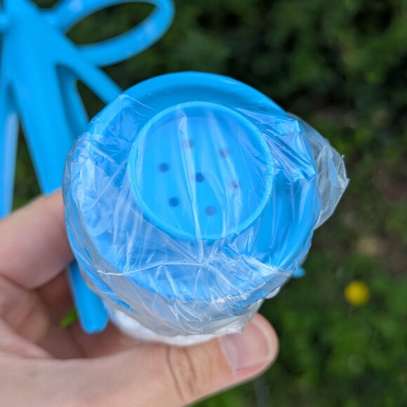 Brand New! TUPPERWARE Turquoise aqua Millionaire Line Salt and Pepper set - Picture 7 of 8